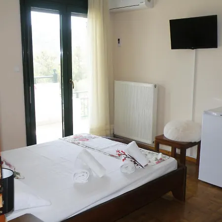 Rodia 4 Guests פוטוס