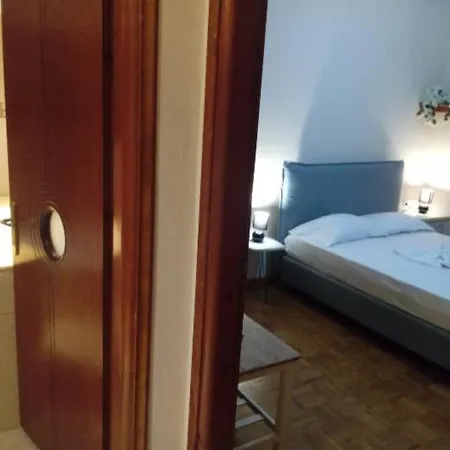 Rodia 4 Guests בית כפרי